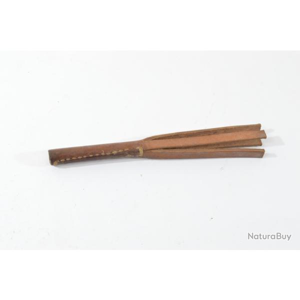 Embout de nettoyage / lavoir en cuir pour fusil ancien. Italien Am�ricain US Belge ? A identifier