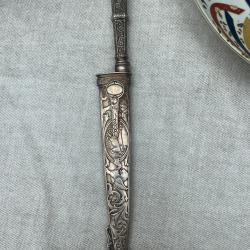 Couteau br&eacute;silien avec fourreau