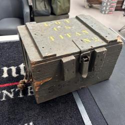 Boite de collection militaire US de la guerre 1939-1954 WW2 Bois ench&egrave;res destockage armurerie