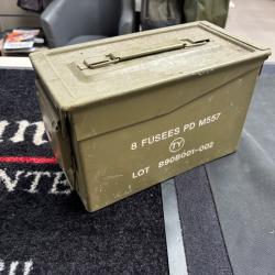 Magnifique boite militaire WW2 de fusees PD M557  a vendre aux ench&egrave;re