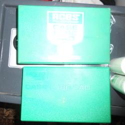 2 plateaux pour lubrifier les douilles