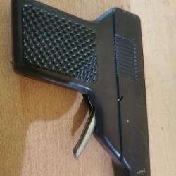 Pistolet &agrave; bouchons FAJ en bo&icirc;te.