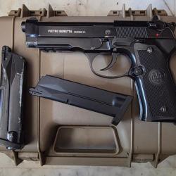 Beretta mod. 92A1 noir 4.5mm  / semi et full auto + 2 chargeurs