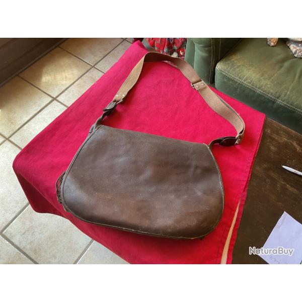 Gibeci�re ancienne. Pas de prix de r�serve