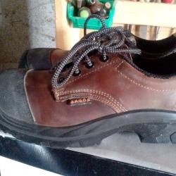 Paire de chaussures de s&eacute;curit&eacute;