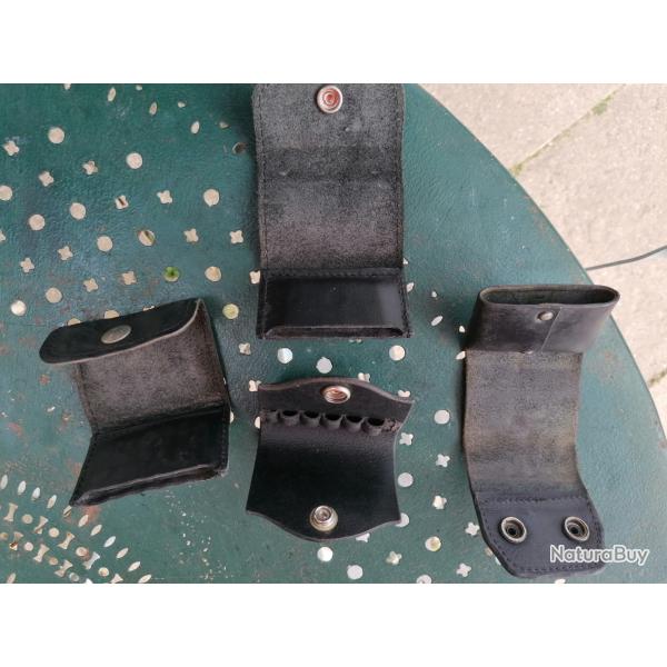 4 petits �tuis de ceinture pour 6 cartouches cal 38