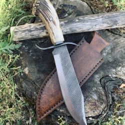 couteau bowie d'artisan / le trappeur / bois de cerf / lame acier carbone