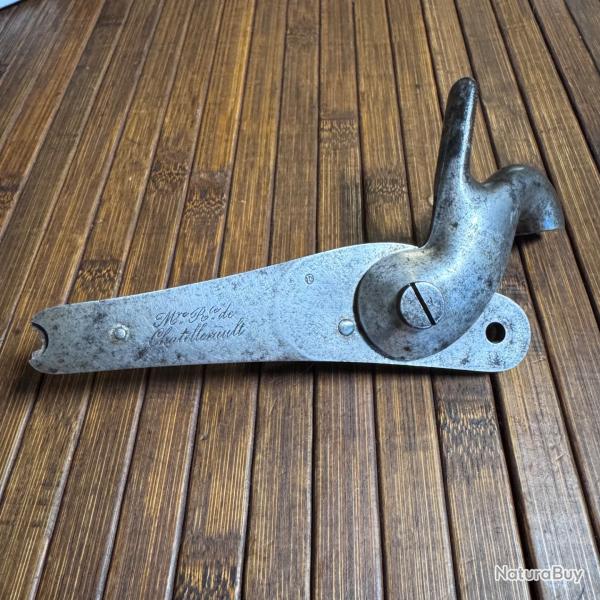 PLATINE DE FUSIL 1840 SIGN�E DE LA MANUFACTURE ROYALE DE CHATELLERAULT TR�S BON ETAT