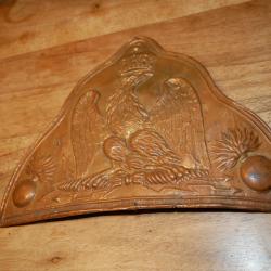 Plaque de bonnet d'ourson de la garde Imp&eacute;riale - 1er Empire, s&ucirc;rement une vieille reproduction