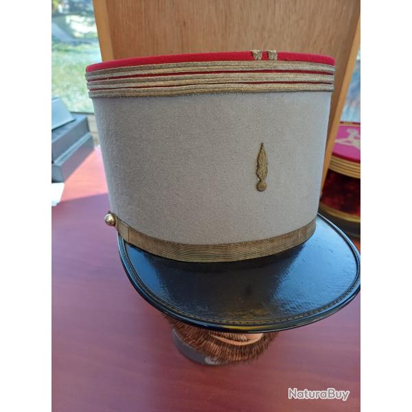 Ancien k�pi militaire de Capitaine - Arme Blind�e et Cavalerie