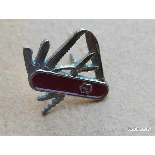 PINS CANIF MULTIFONCTION MARQUE VICTORINOX SUISSE MILITAIRE N2
