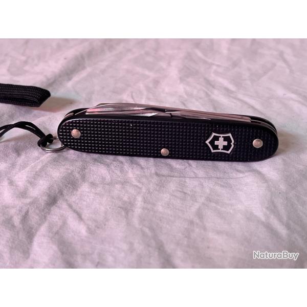 Couteau suisse multi lames