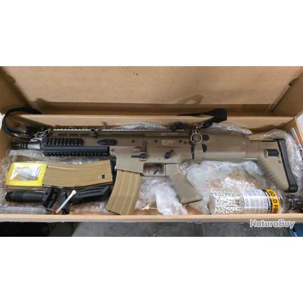 WE SCAR GBB TAN + 2 chargeurs + accessoires