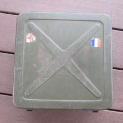 CAISSE EN FER MILITAIRE TROUSSE DE PREMIERE URGENCE SERVICE MEDICAL