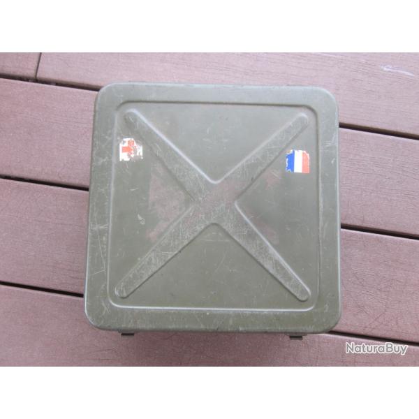 CAISSE EN FER MILITAIRE TROUSSE DE PREMIERE URGENCE SERVICE MEDICAL