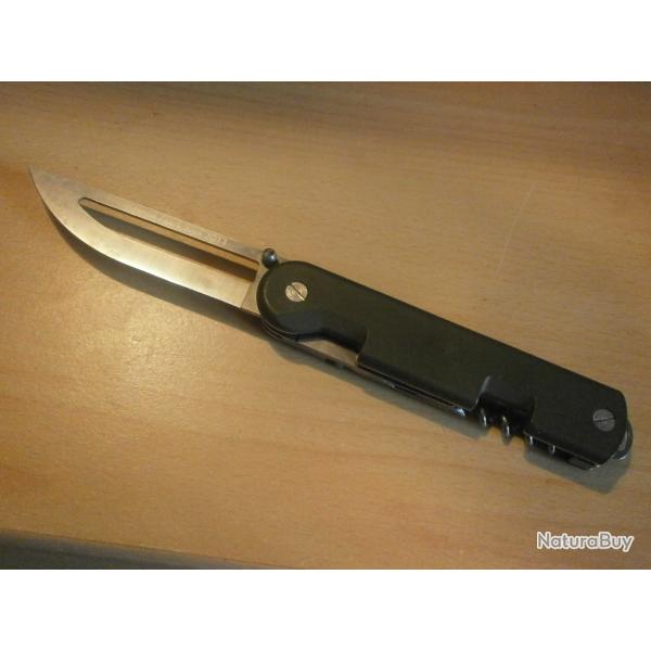 lot  2 Couteaux "TATOU" Baroudeur Arm�e Fran�aise (2010, 2011)