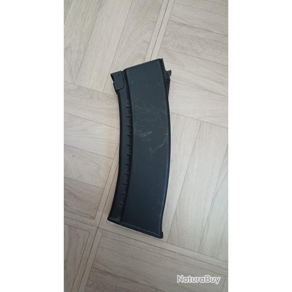 Bonjour je vend un chargeur ak