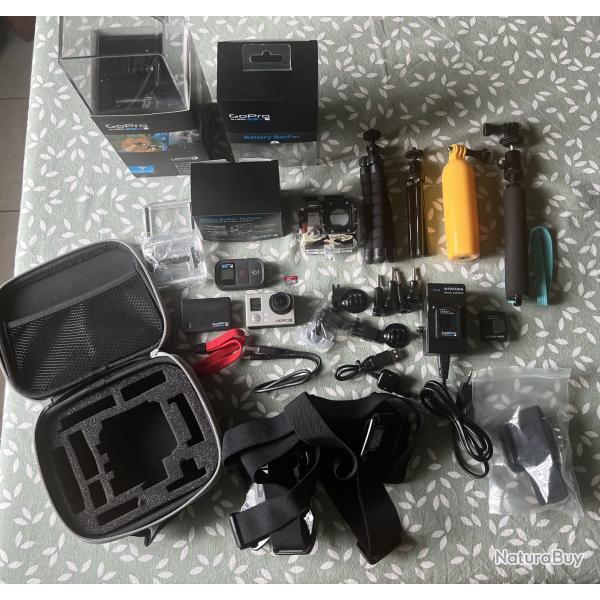 GOPRO HERO3 AVEC ACCESSOIRES