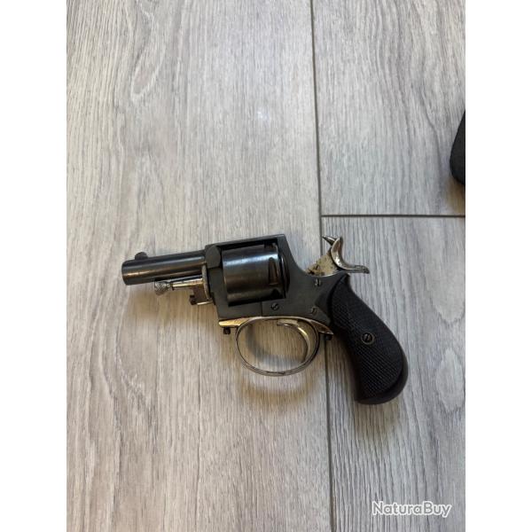 Revolver Type Bull Dog cal.320 + holster en cuir exotique