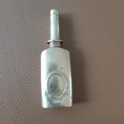 Petite Burette ancienne en laiton pour garnir coffret de pr&eacute;sentation d'armes