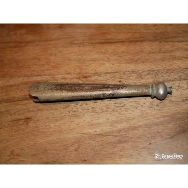Bouterolle de fourreau d'�p�e nickel�