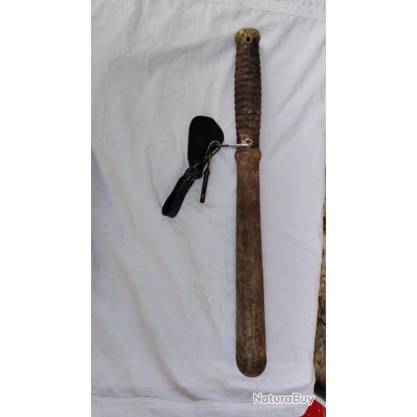 B�ton matraque Gendarmerie Police ann�es 30/40 avec porte baton et cl� de feu de signalisations