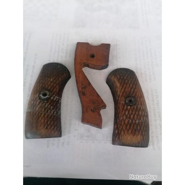 Plaquettes anciennes bois pour r�volver Nagant Russe / Sovi�tique