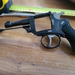 Revolver allemand 8.92