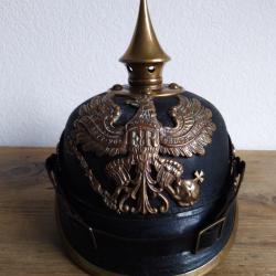 Casque &agrave; pointe pickelhaube