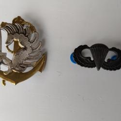 Lot insigne b&eacute;ret Parachutiste Infanterie de Marine et brevet Parachutiste USA.