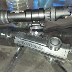 Lampe surefire M600DF + culot avec interrupteur d&eacute;port&eacute;