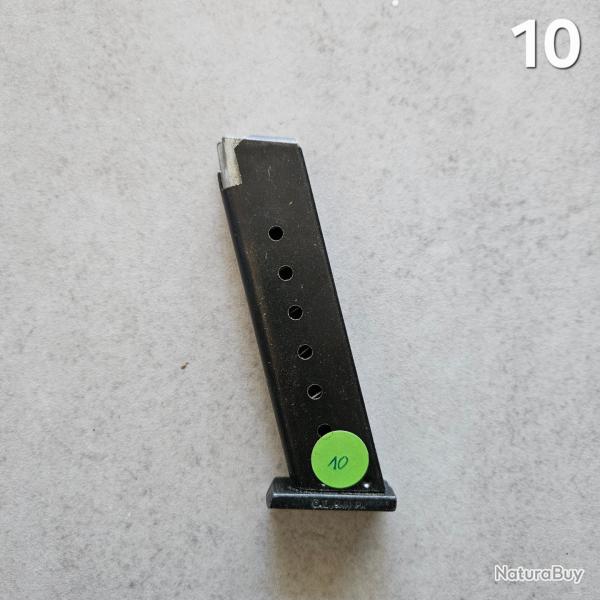 10) 1 chargeur pistolet d'alarme calibre 9 mm PAK (9 coups)