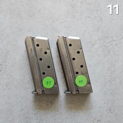 11) Lot de 2 chargeurs pistolet AMT Backup 2 calibre 9x19 (5 coups)