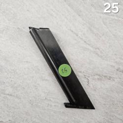 25) 1 chargeur pistolet MAB F calibre 22LR (10 coups)