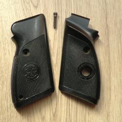 Plaquettes de crosse pistolets BERETTA  22 Lr - - mod&egrave;les  76 / 74 ...( rares &agrave; trouver.. )