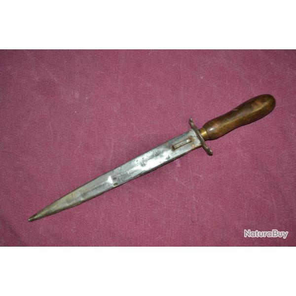couteau de tranch�e Trusson complet avec fourreau et sa garde en plomb poilu guerre 14-18