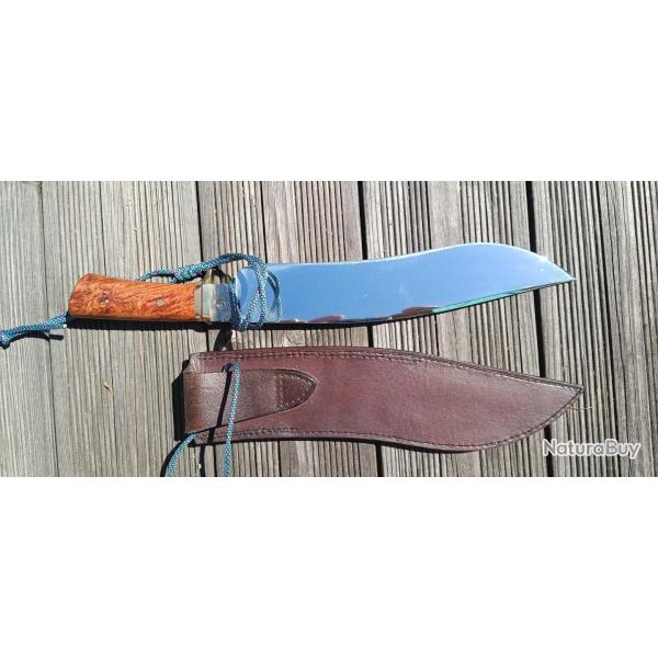 Machette forg�e en France lame de 1 cm d'�paisseur , magnifique LAURENT BOUCHER.