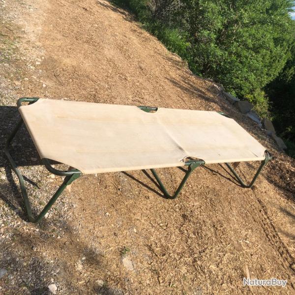 Lits de camps Arm�e Fran�aise