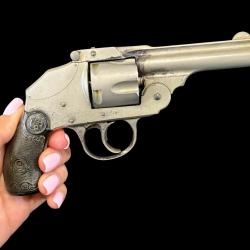 PETIT PRIX!! IVER JOHNSON  cal. 38sw num&eacute;ro de s&eacute;rie D17231