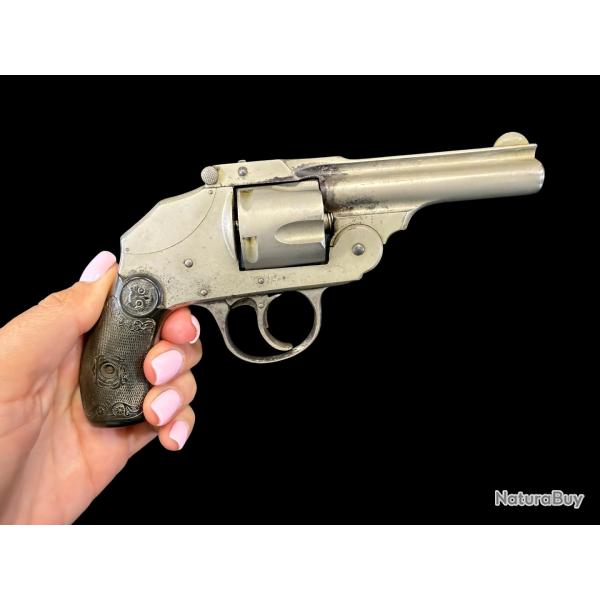 PETIT PRIX!! IVER JOHNSON  cal. 38sw num�ro de s�rie D17231