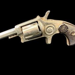 PETIT PRIX!! REVOLVER HOOD  cal. 32 rimfire num&eacute;ro de s&eacute;rie 6