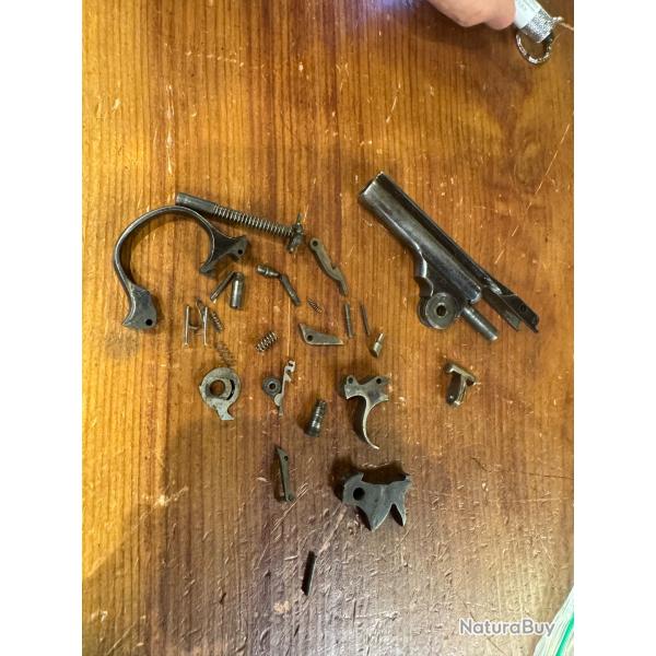 rare 23 pieces pour iver and johnson calibre 32 sw.