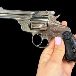 SMITH & WESSON 4eme mod&egrave;le cal. 38sw num&eacute;ro de s&eacute;rie 484615