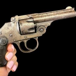 IVER JOHNSON cal. 32sw num&eacute;ro de s&eacute;rie 43411