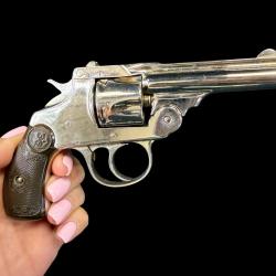 IVER JOHNSON cal. 32sw num&eacute;ro de s&eacute;rie 26615
