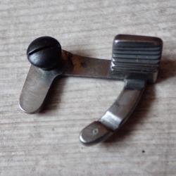 Crochet, arr&ecirc;toir de chargeur de sous garde pour fusil Rubin Schmidt 1889 Suisse + Vis