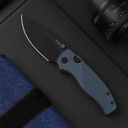 Couteau Kizer Glaux Lame Acier 14C28N Black PVD Manche Alu Bleu Button Liner Lock KIV3801A3