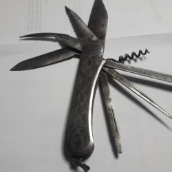 Couteau multilames fabriqu&eacute; en Inde