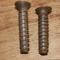 Paire de vis de plaque de couche de fusil &agrave; silex ou &agrave; percusion R&eacute;glo Fran&ccedil;ais