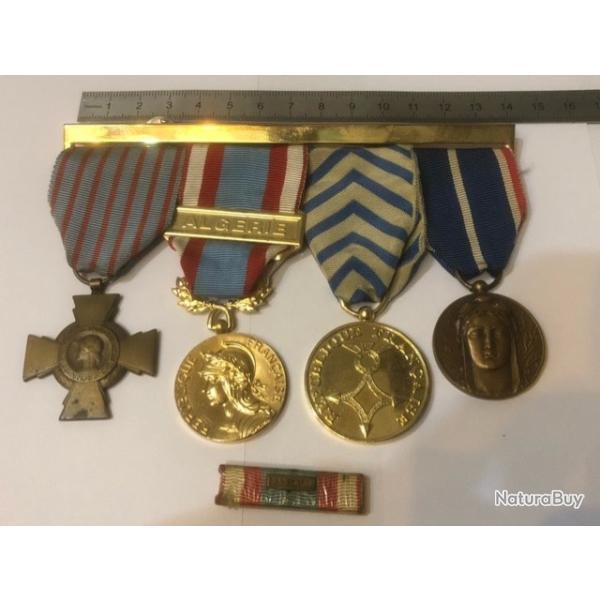 Barre de 4 m�dailles originales d'un ancien combattant d'Alg�rie + 1 Barrette de rappel